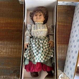 Vintage 21" Grannyworld Porcelain Doll in Box Certificate Irish Grandmother 1997